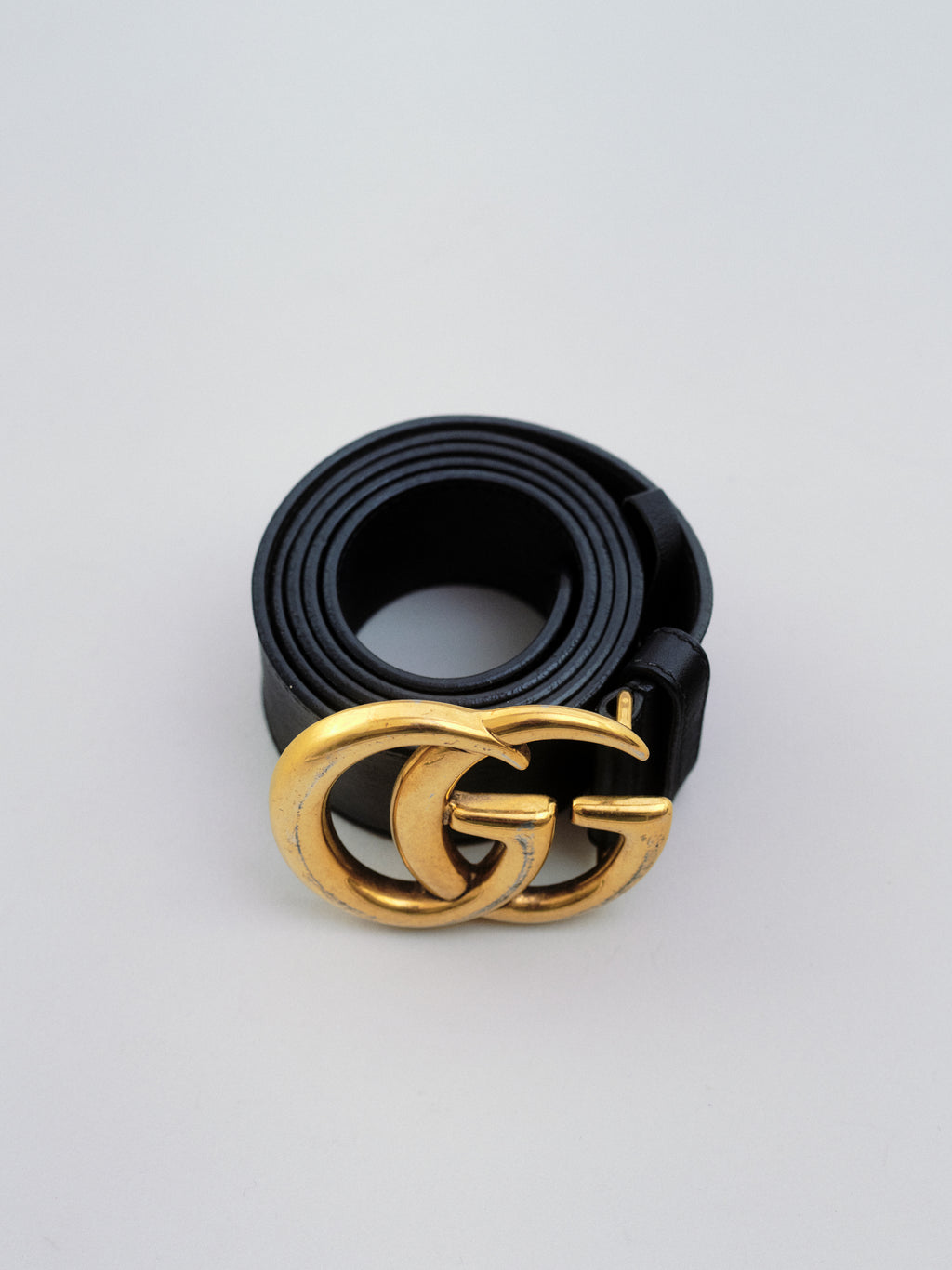 Gucci black and gold Marmont logo belt