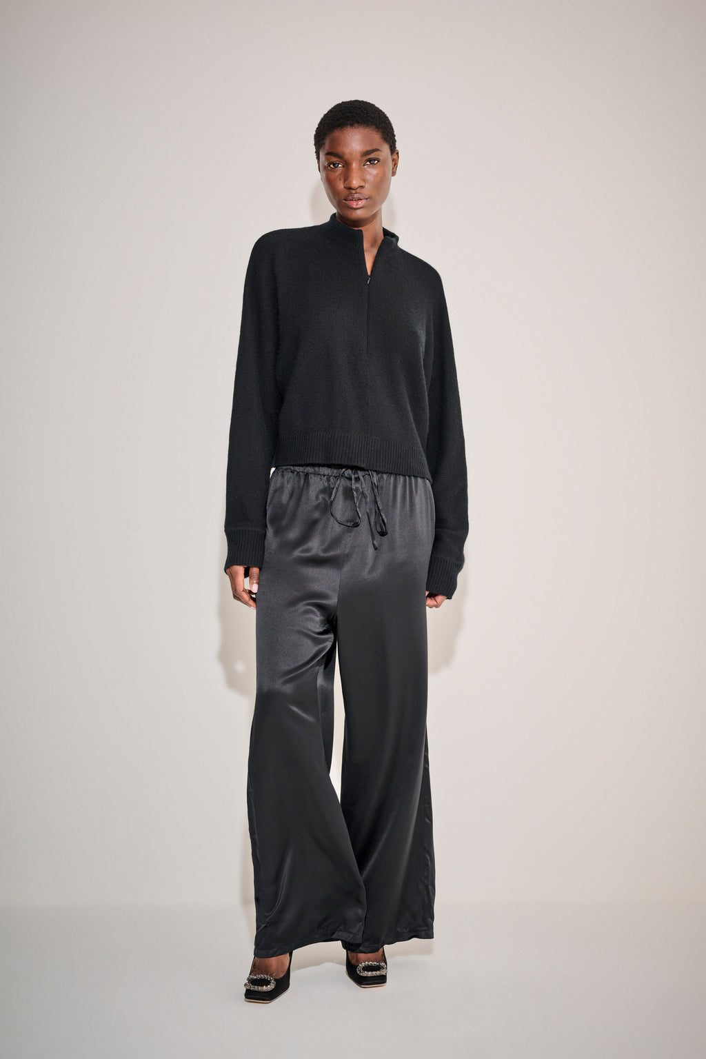 Theory Cashmere Black Jumper